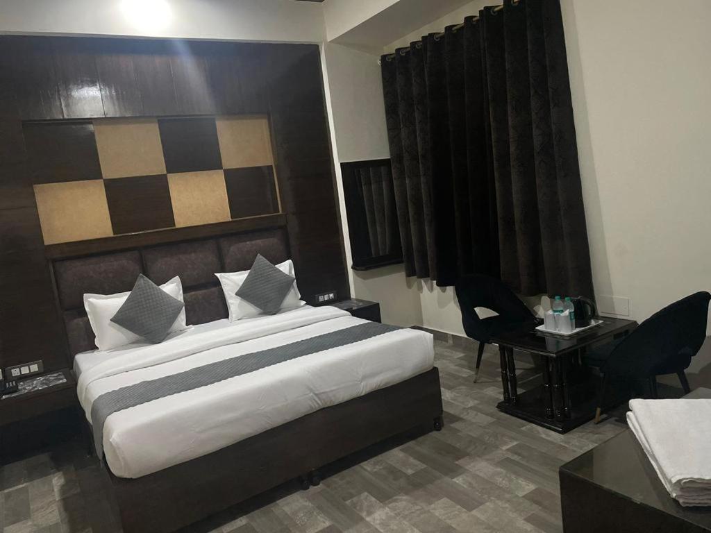 Hotel Radiance 델리 외부 사진