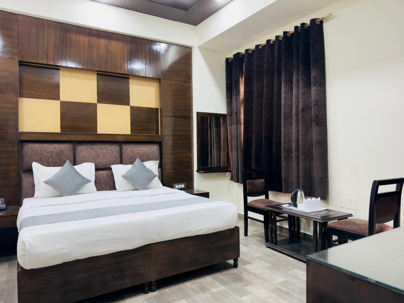 Hotel Radiance 델리 외부 사진
