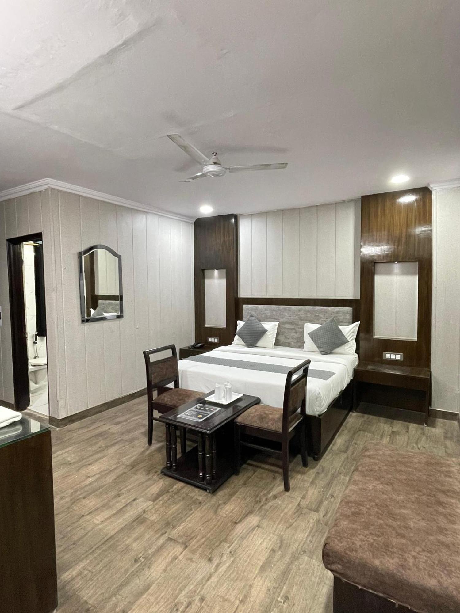 Hotel Radiance 델리 외부 사진