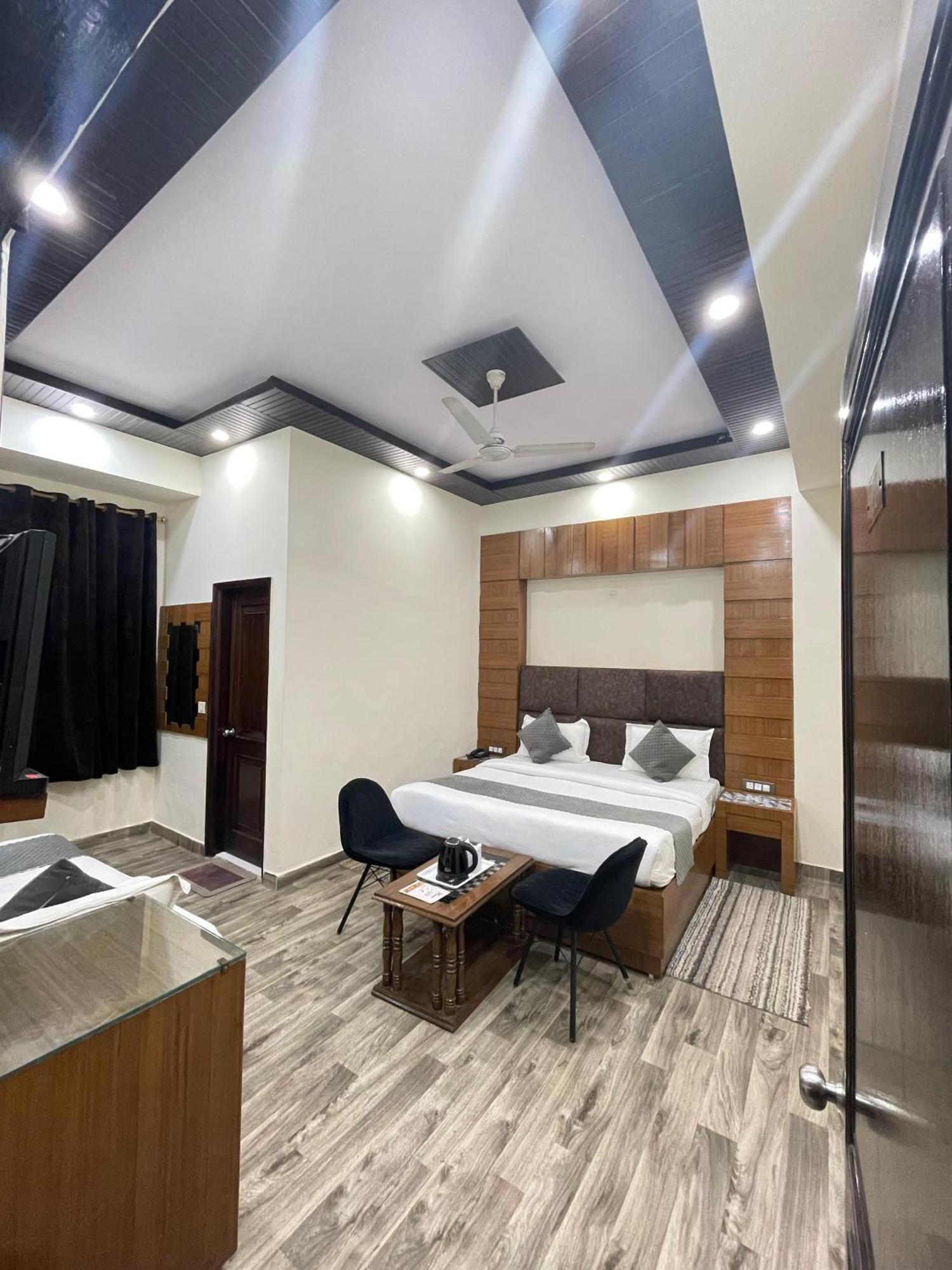 Hotel Radiance 델리 외부 사진