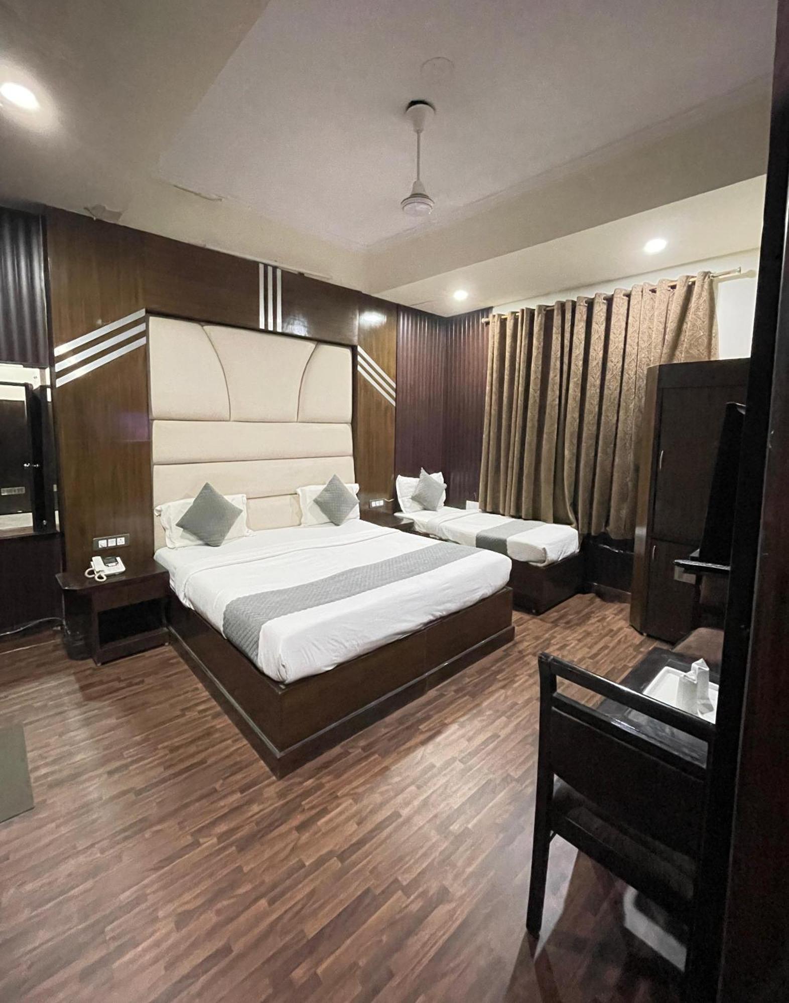Hotel Radiance 델리 외부 사진